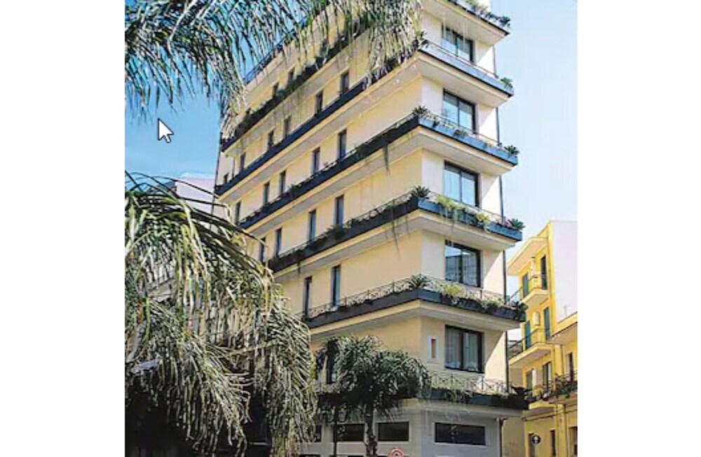 Hotel Colonna Бриндизи Экстерьер фото
