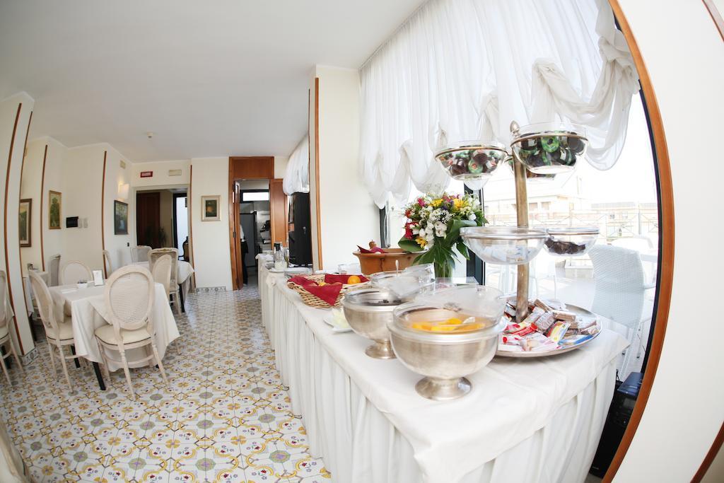 Hotel Colonna Бриндизи Экстерьер фото