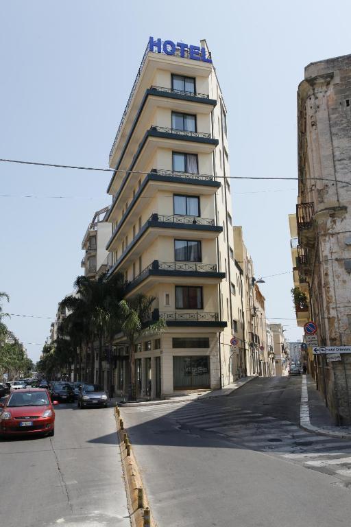 Hotel Colonna Бриндизи Экстерьер фото