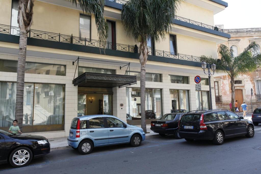 Hotel Colonna Бриндизи Экстерьер фото
