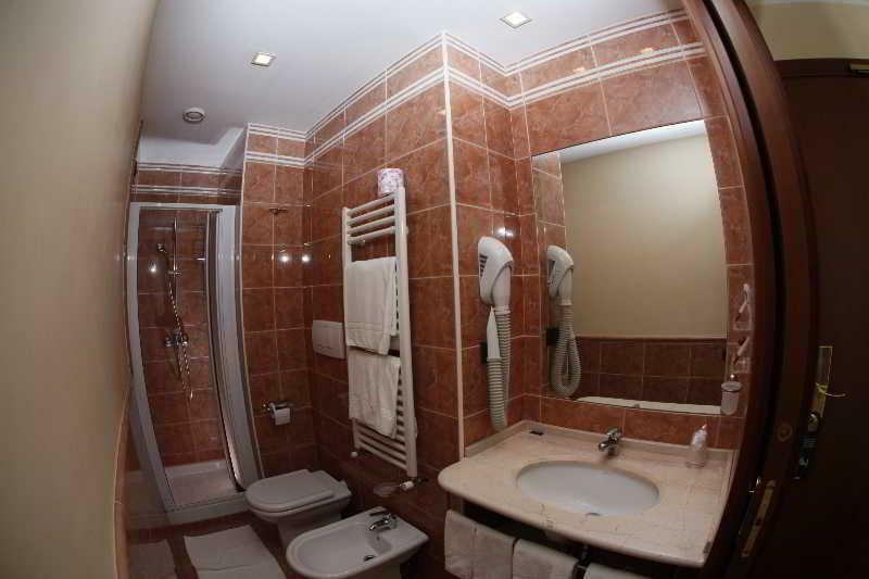 Hotel Colonna Бриндизи Экстерьер фото