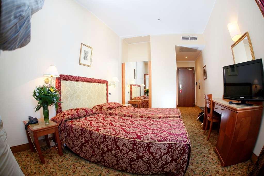 Hotel Colonna Бриндизи Номер фото